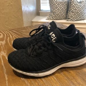 APL tech loom tennis shoe